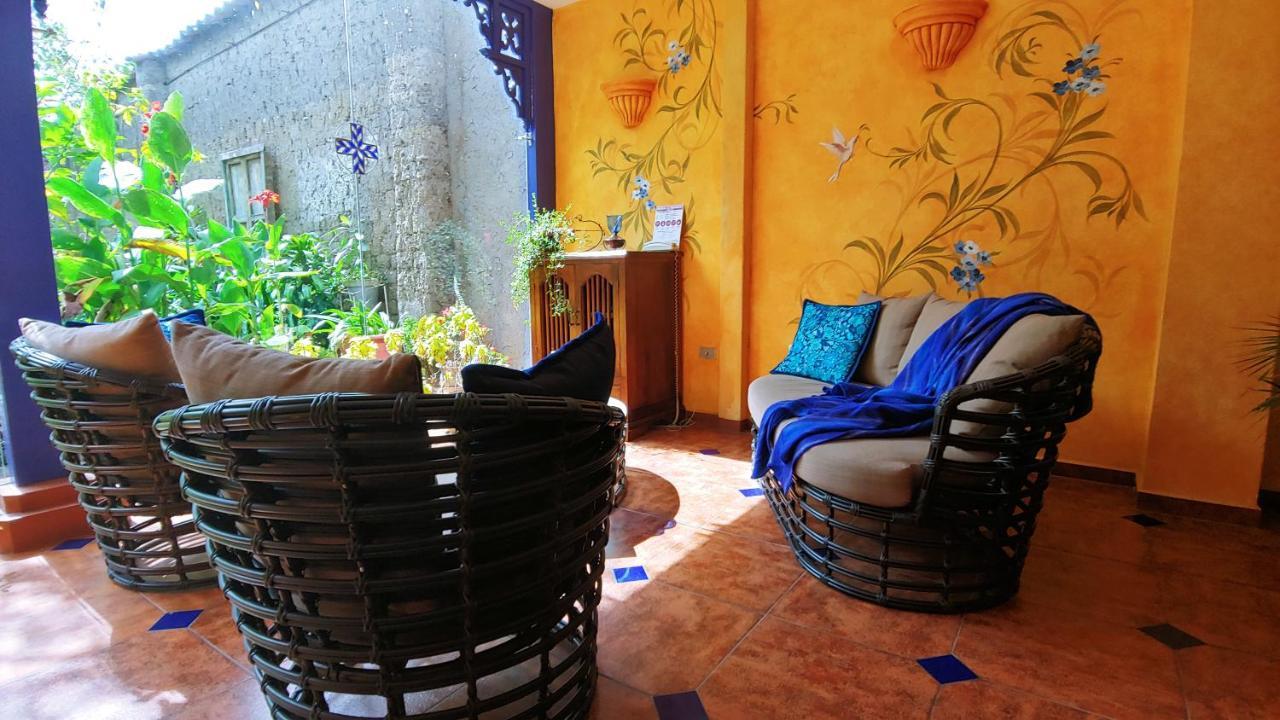 Casa Montalvo Bed & Breakfast Bed & Breakfast Cuenca Exterior photo