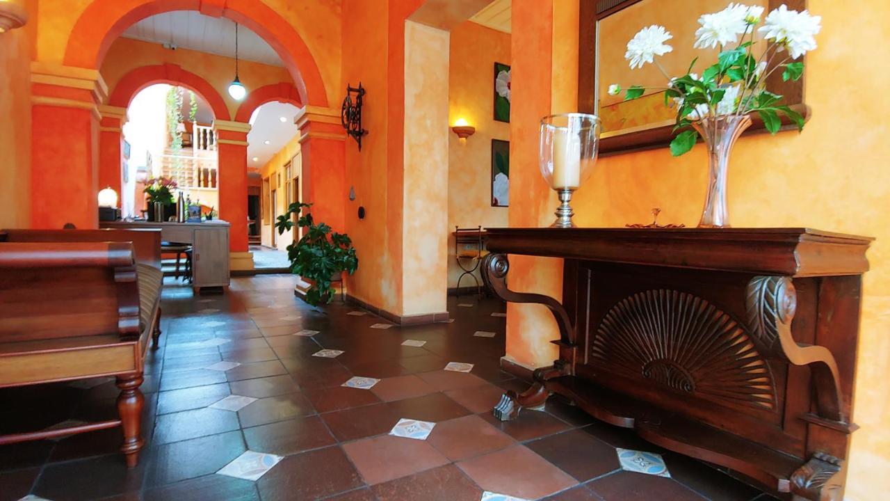 Casa Montalvo Bed & Breakfast Bed & Breakfast Cuenca Exterior photo