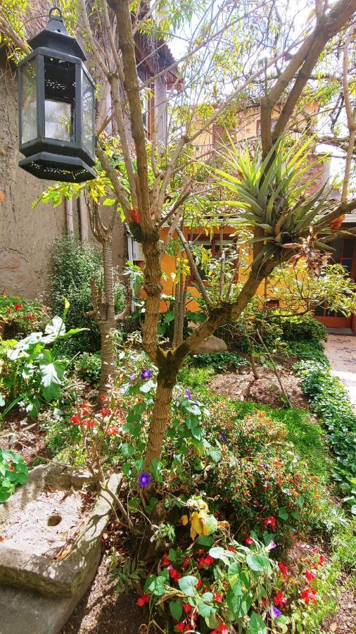 Casa Montalvo Bed & Breakfast Bed & Breakfast Cuenca Exterior photo