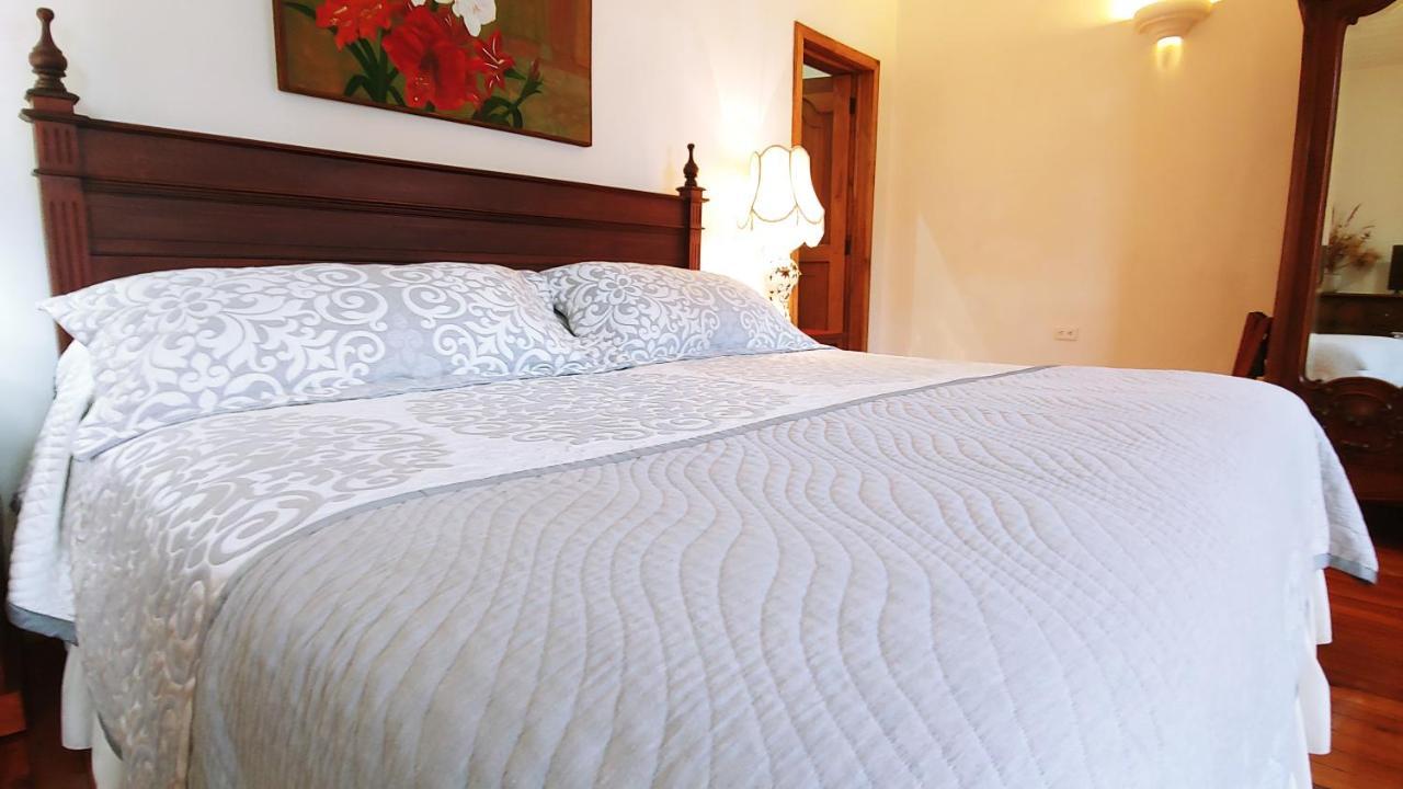 Casa Montalvo Bed & Breakfast Bed & Breakfast Cuenca Exterior photo