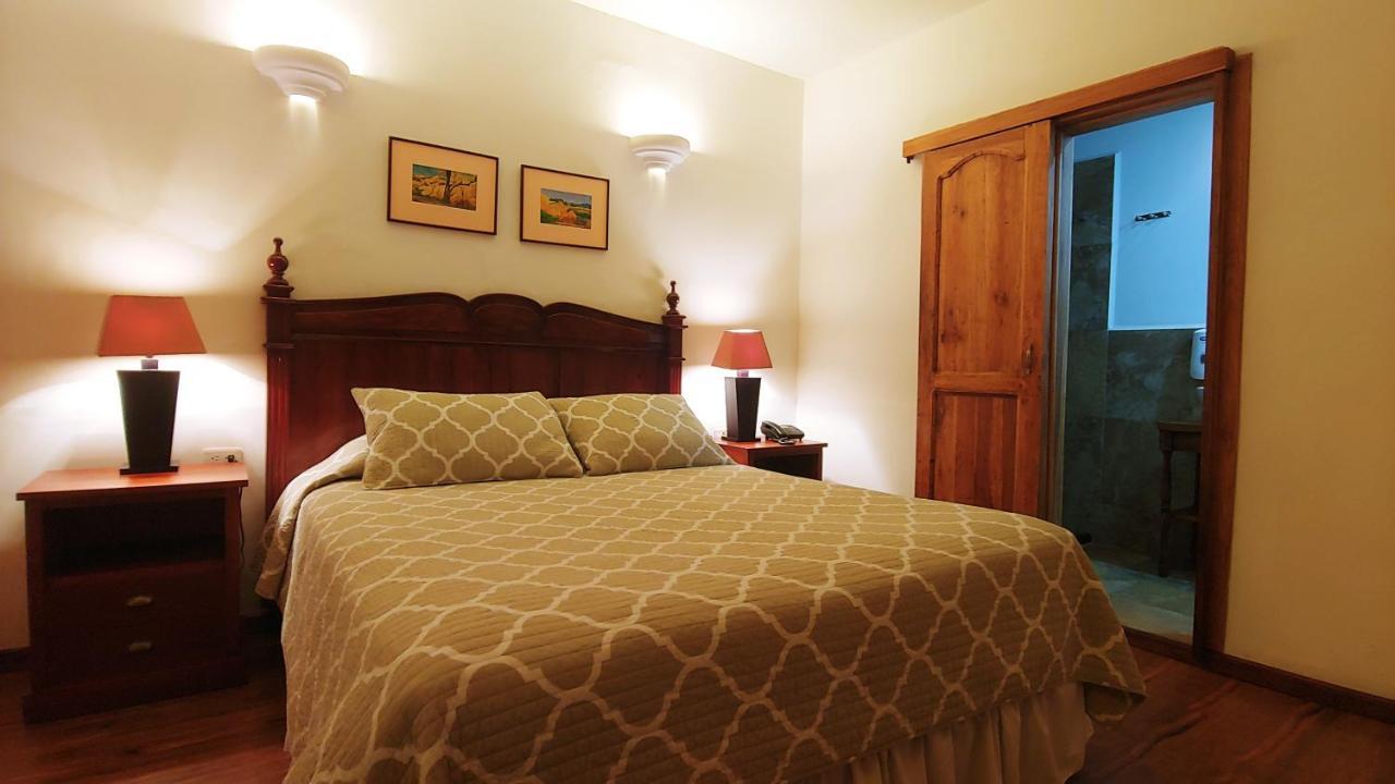 Casa Montalvo Bed & Breakfast Bed & Breakfast Cuenca Exterior photo