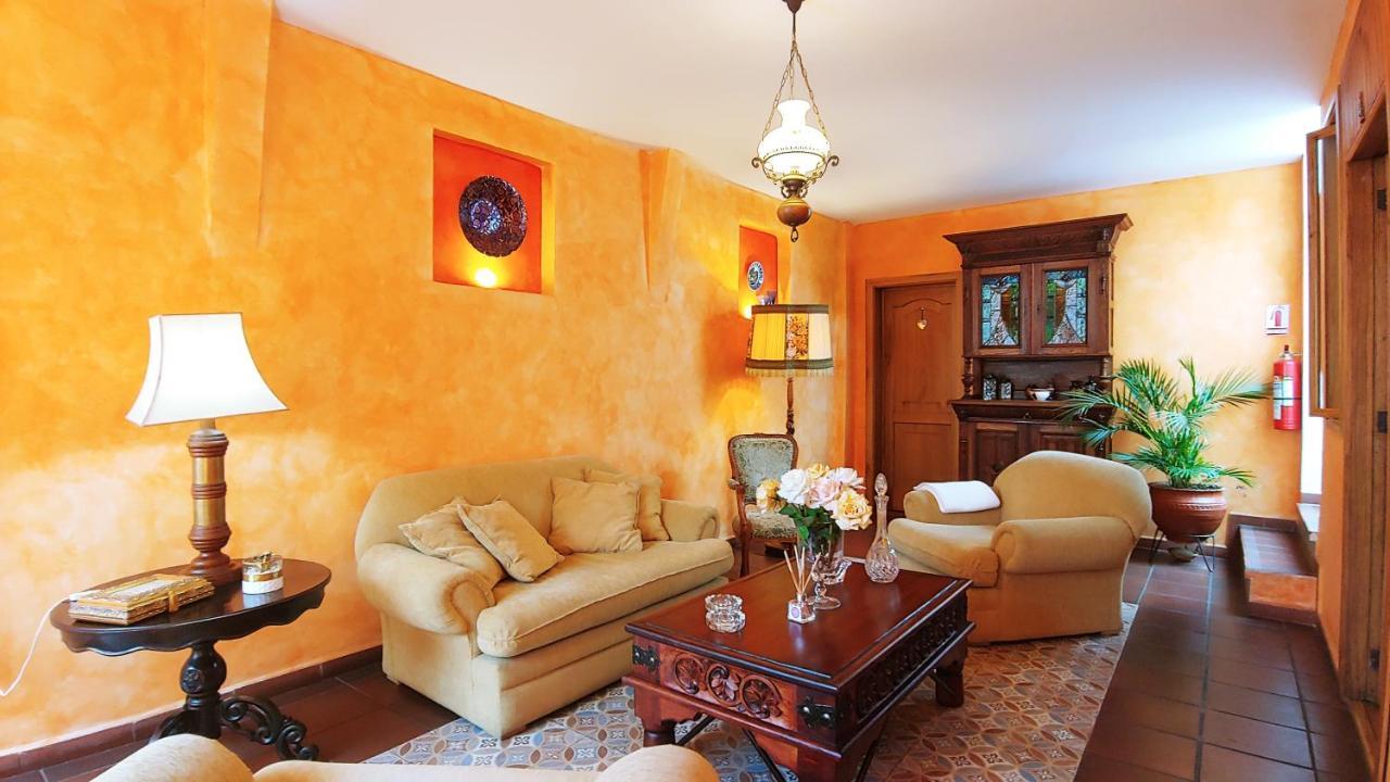 Casa Montalvo Bed & Breakfast Bed & Breakfast Cuenca Exterior photo