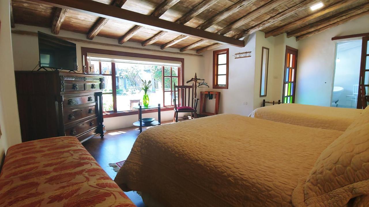 Casa Montalvo Bed & Breakfast Bed & Breakfast Cuenca Exterior photo